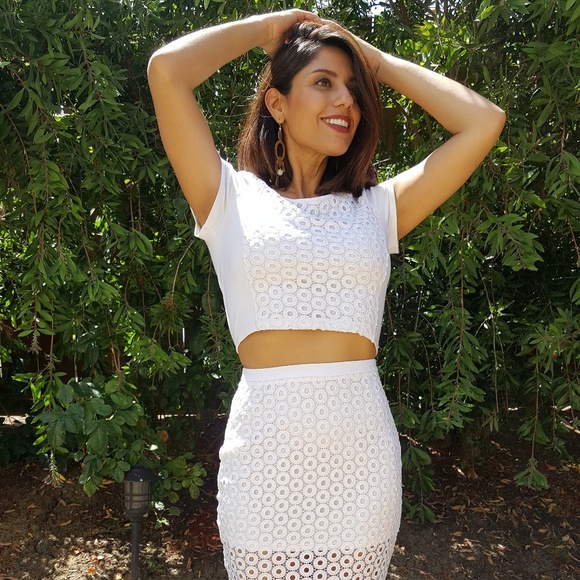 Express Two Piece Set - Picture 2 of 14